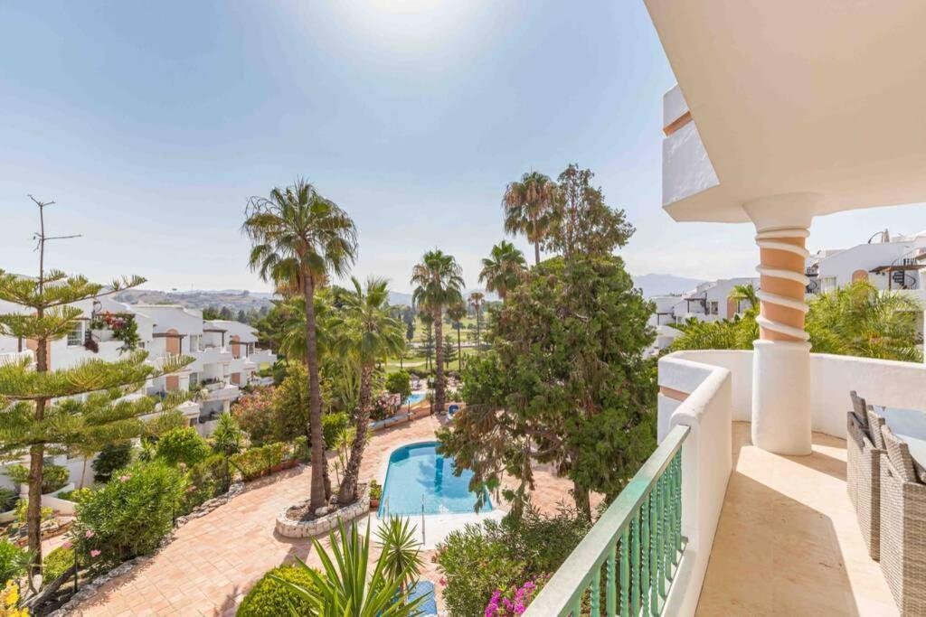 Stylish One Bed Apartment At Matchroom Country Club Fuengirola Exterior photo