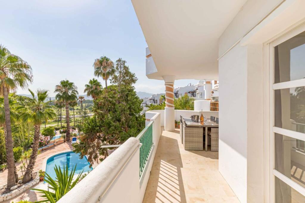 Stylish One Bed Apartment At Matchroom Country Club Fuengirola Exterior photo